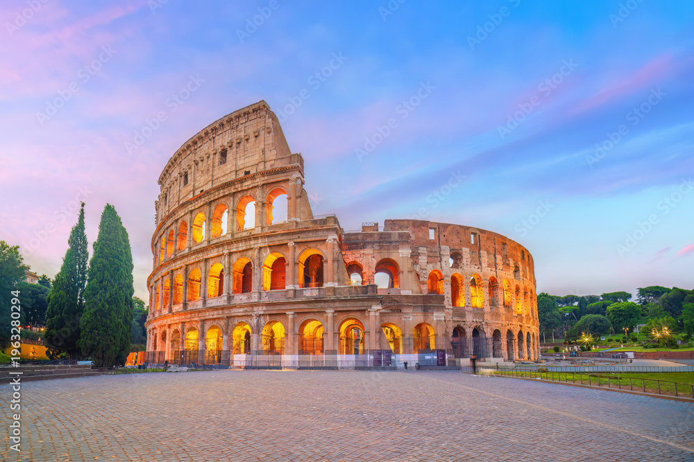 Naklejka premium Ancient Colosseum Amphitheater in Rome city