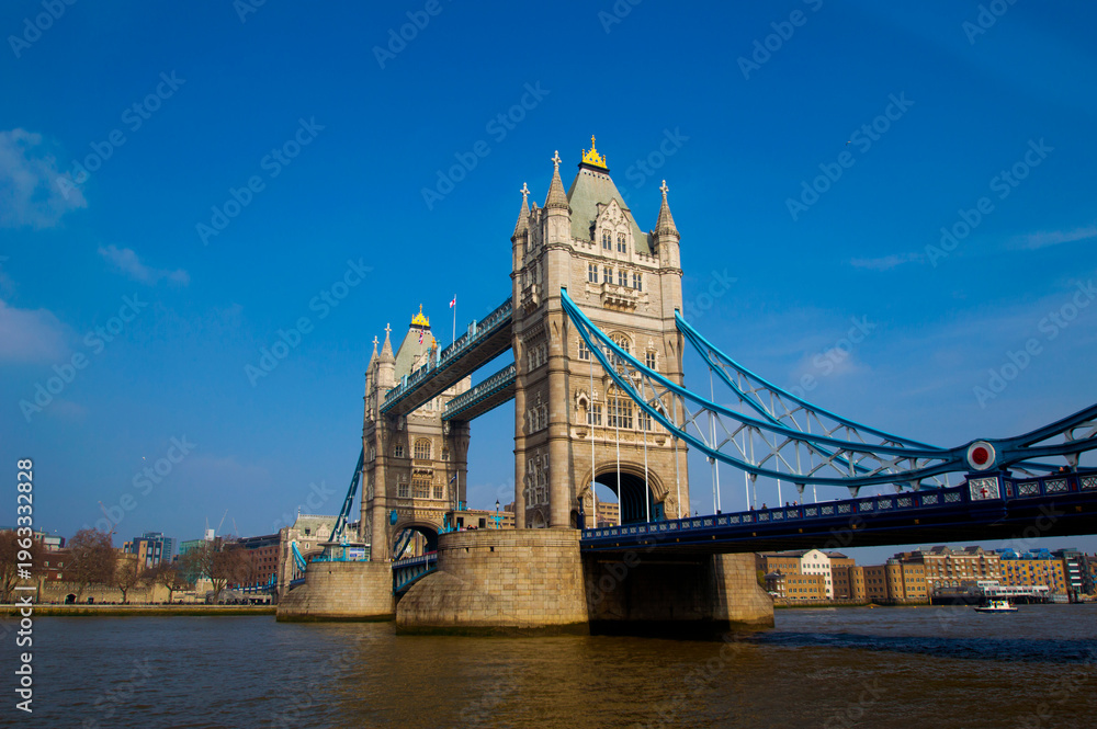 Fototapeta premium Tower Bridge, landmark and tourist attraction, London, England
