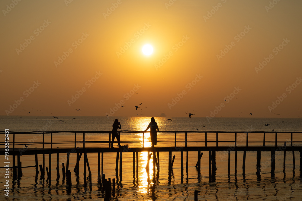 Obraz premium sunset on the sea