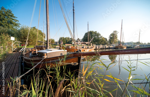 Obraz na plátně Bodden-Hafen in Wieck auf dem Darß Mecklenburg-Vorpommern