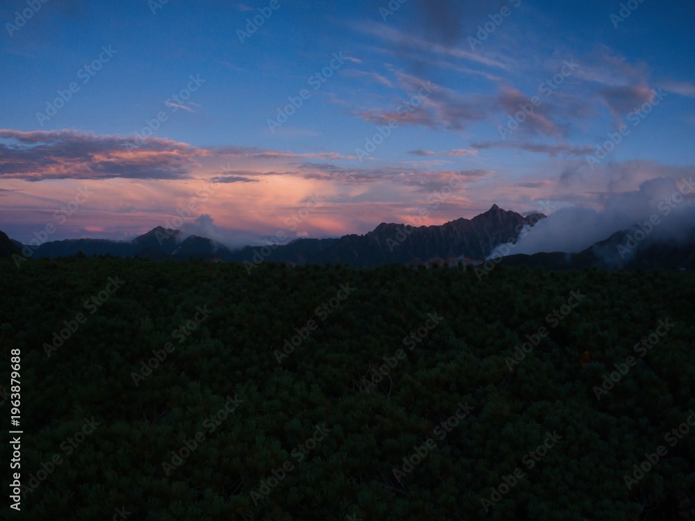 Obraz premium Soft Light Over Quiet Mountains