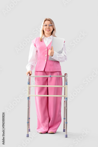 Young businesswoman with wa...