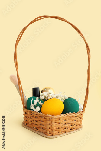 Wicker basket with decorati...
