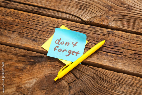 Sticky note with text DON'T...