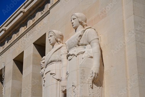 Φωτογραφία Close up view of the monumental neoclassical allegorical statues representing Fr