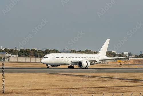 春の晴れた伊丹空港