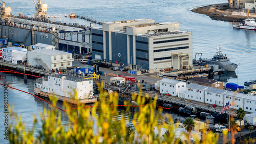Fotografía Shipyard with Docked Vessels