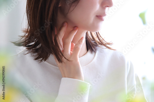 女性の横顔　フェイスライン