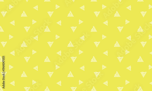 三角形の虎柄のケアマークが入った黄色い背景の模様