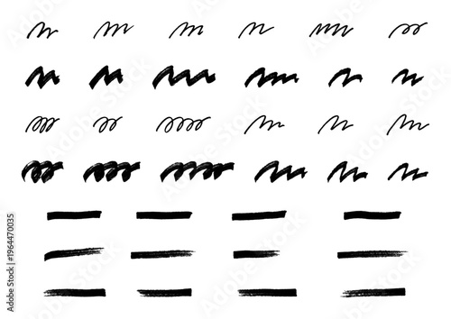 様々な太さのペンで書いたシンプルな黒の手描きのあしらいセット