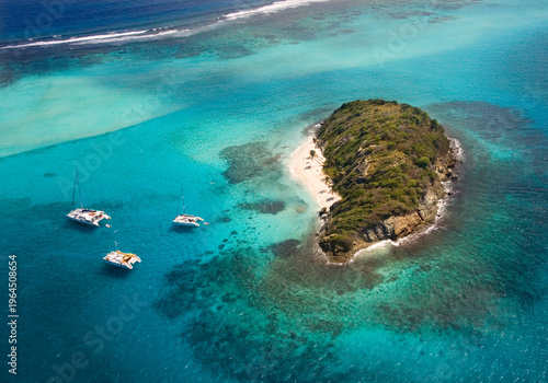 фотографія The Tobago Cays in the Grenadine islands in the Caribbean