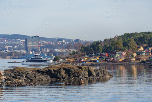 Wallpaper Mural Oslo und der Oslofjörd in Frühling Torontodigital.ca