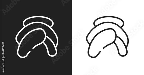 Head towel icon. Linear black, white icon from beauty collection. Outline head towel vector. Thin line symbol isolated on white and black background