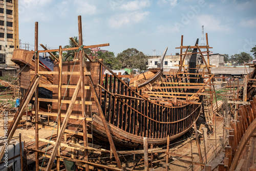 Canvastavla Construction of traditional wooden crescent moon boats in Chittagong