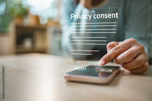 Fotografía User giving privacy consent on smartphone screen with GDPR interface, highlighting data protection, permissions and legal compliance