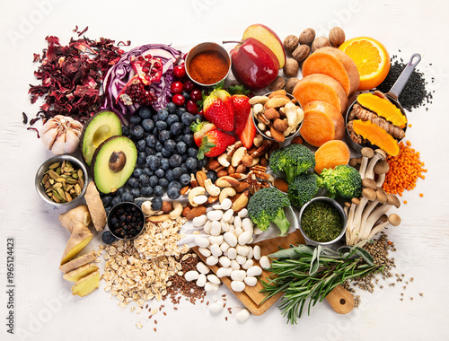 Healthy foods high in antioxidants.