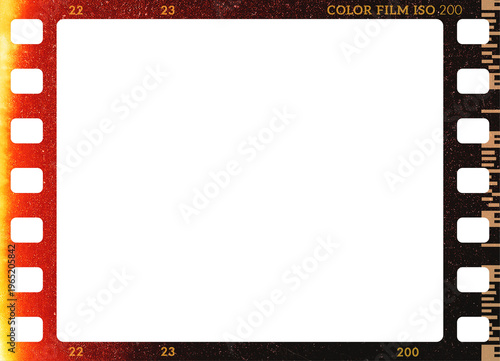 Foto 35mm film strip frame with blank white screen isolated on transparent background