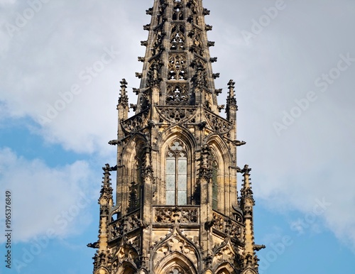Canvastavla Detailed gothic spire with weathered limestone