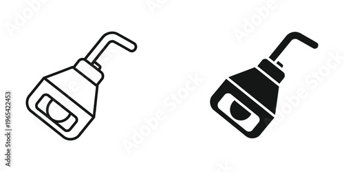 Comparison of a standard and a reinforced seatbelt buckle design for vehicle safety