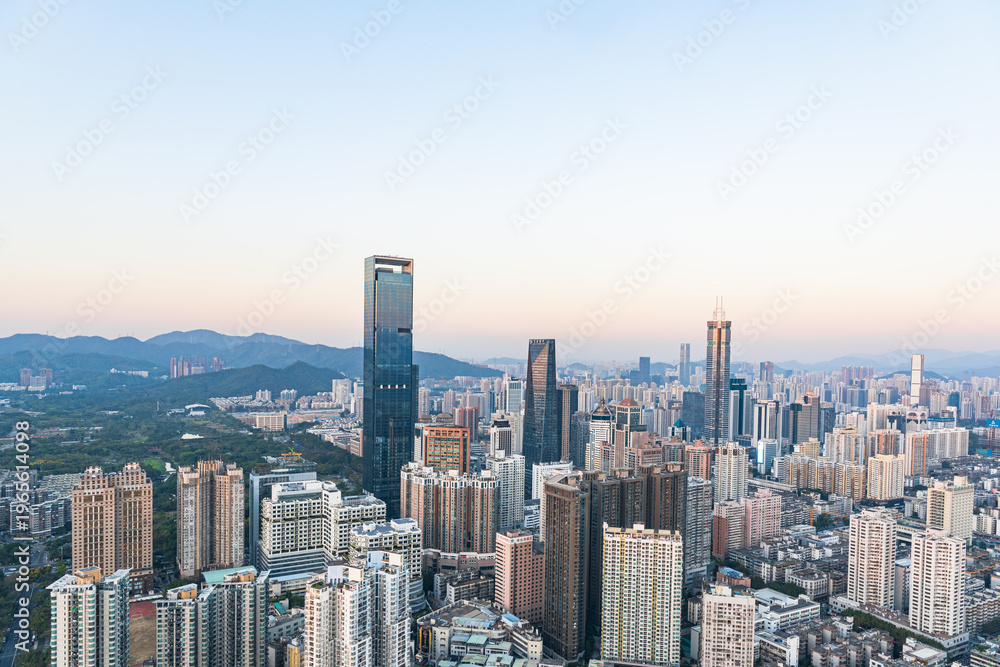 Obraz premium The skyline of Futian District, Shenzhen at dusk