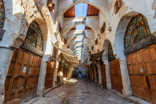 Konstfotografi Khan Al Khayatine street in the center of Tripoli, Lebanon