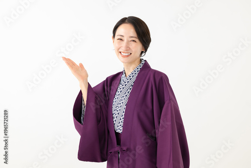 浴衣を着た女性