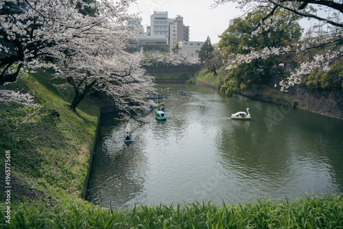 春の九段下　田安門付近の風景　3月
