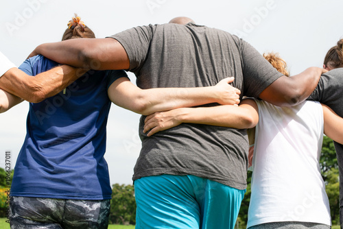 Tableau sur toile Unity in diversity outdoors