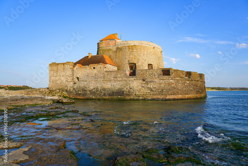 Canvas Print The historic Fort d'Ambleteuse, a 17th-century coastal fortification built by Va