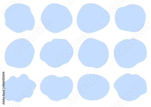 ふわふわした雲形のフレームイラストセット