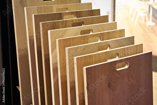 Foto Wood flooring and laminate panel samples for interior design