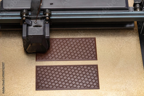 Method of layer-by-layer 3D printing of products with plastic