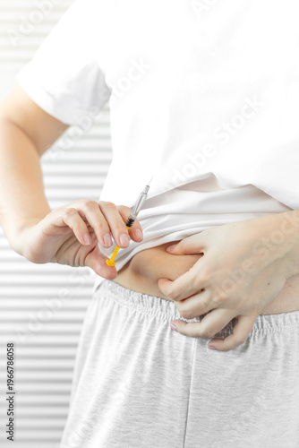 Wallpaper Mural Abdominal Injection Procedure for Medical Treatment (Diabetes, Weight Loss, Clot Prevention) Torontodigital.ca