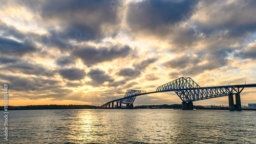 夕暮れの東京ゲートブリッジ