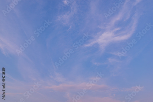 朝の青空