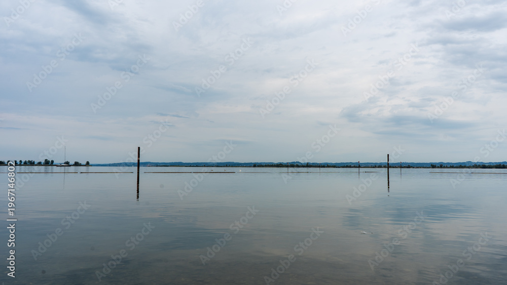 Obraz premium Reflection of clouds at the lake of constance