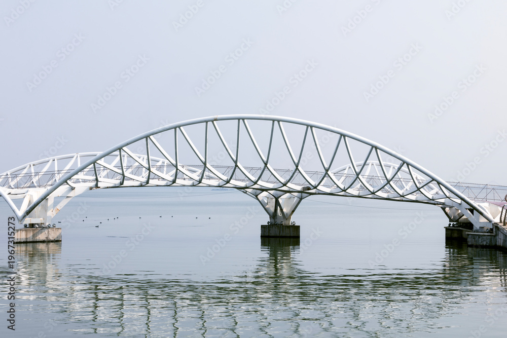 Fototapeta premium White mesh structure bridge