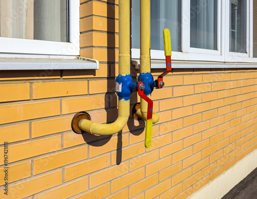 Individual gas inlet through the external wall of the kitchen in an apartment building
