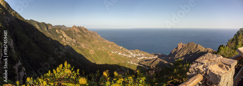 Foto Anaga rural park mountains overlooking the atlantic ocean and taganana village