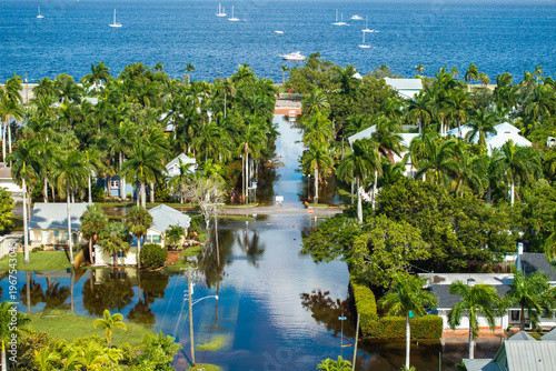 Φωτογραφία Flooded residential area with underwater houses from hurricane Milton rainfall water in Punta Gorda, Florida