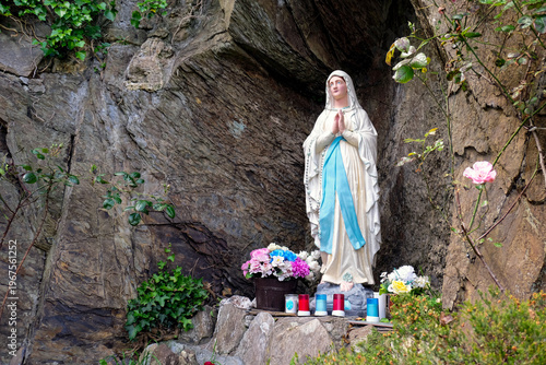 Foto The Virgin Mary religious statue at St
