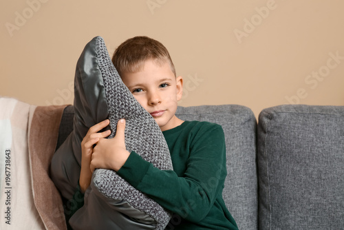 Little boy suffering from t...