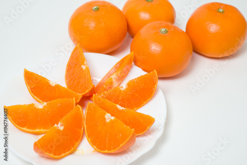 「せとか」という名称の少し大きく高級なミカン、愛媛県の特産品で濃厚な味わいの柑橘類