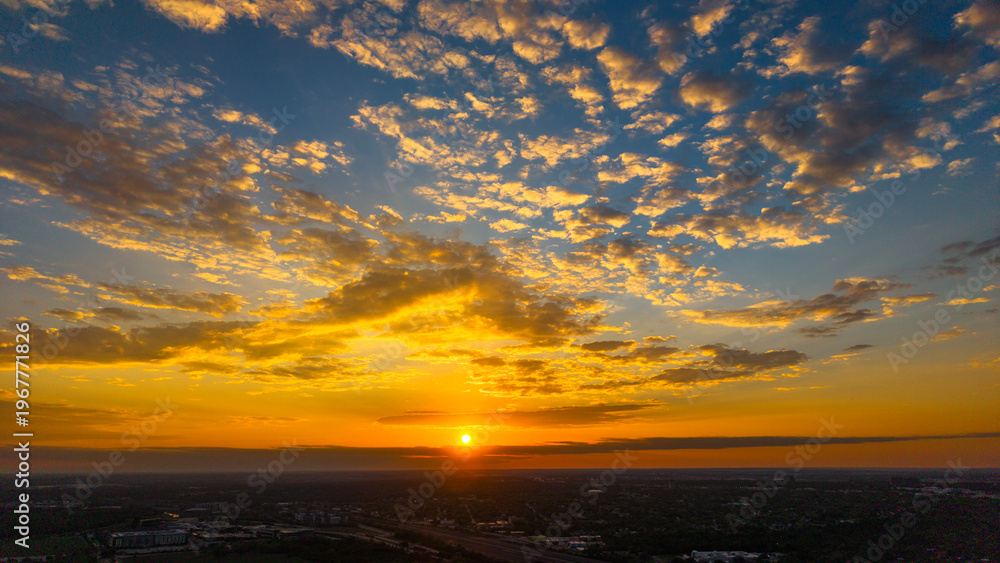 Fototapeta premium An aerial view of Fort Worth, Texas, USA, during sunset.