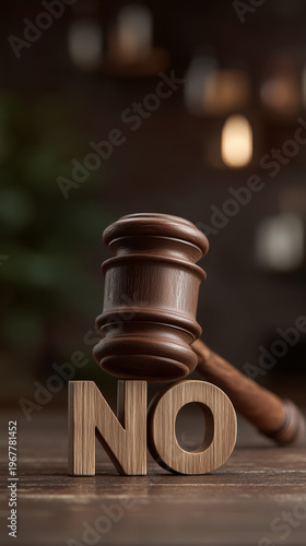 Wooden Hammer on NO: A clos...