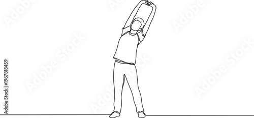 Man lifting heavy weight overhead alone.