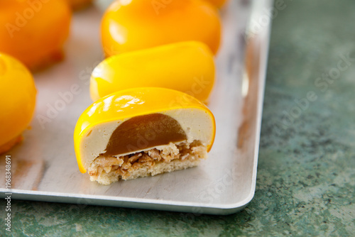 Tableau sur toile Trendy mousse dessert with mango
