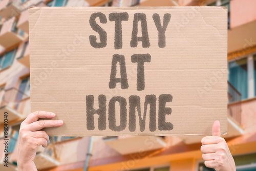 Foto "Stay At Home" Public health officials continue to recommend staying at home when ill
