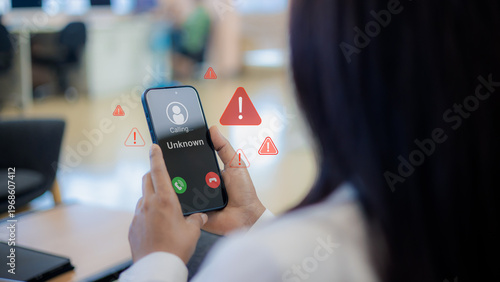 Foto Call center scam and fraud warning