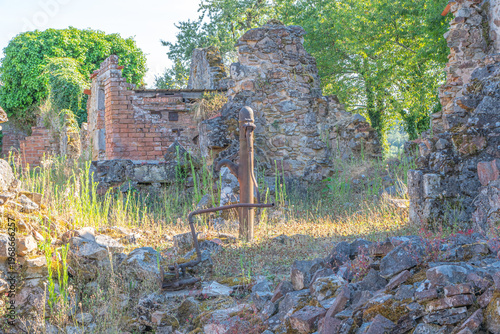 Village en ruine de Oradour-sur-Glane dans le Limousin en France.